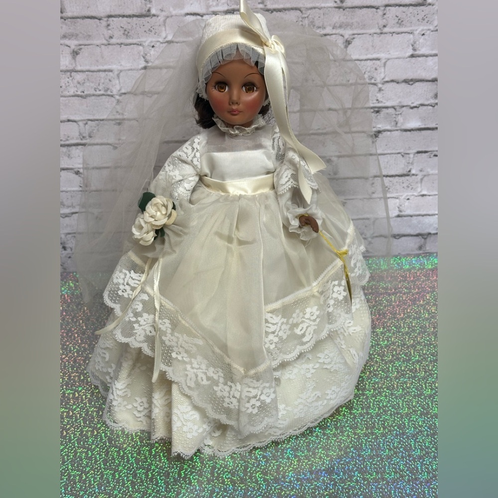 Vintage Effanbee Bridal Doll 14" Tall 1978 African America Made in USA Box Stand